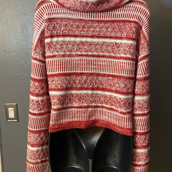 SHEIN Red/Rust and Cream Cropped Fringe Sweater - Picture 16 of 16